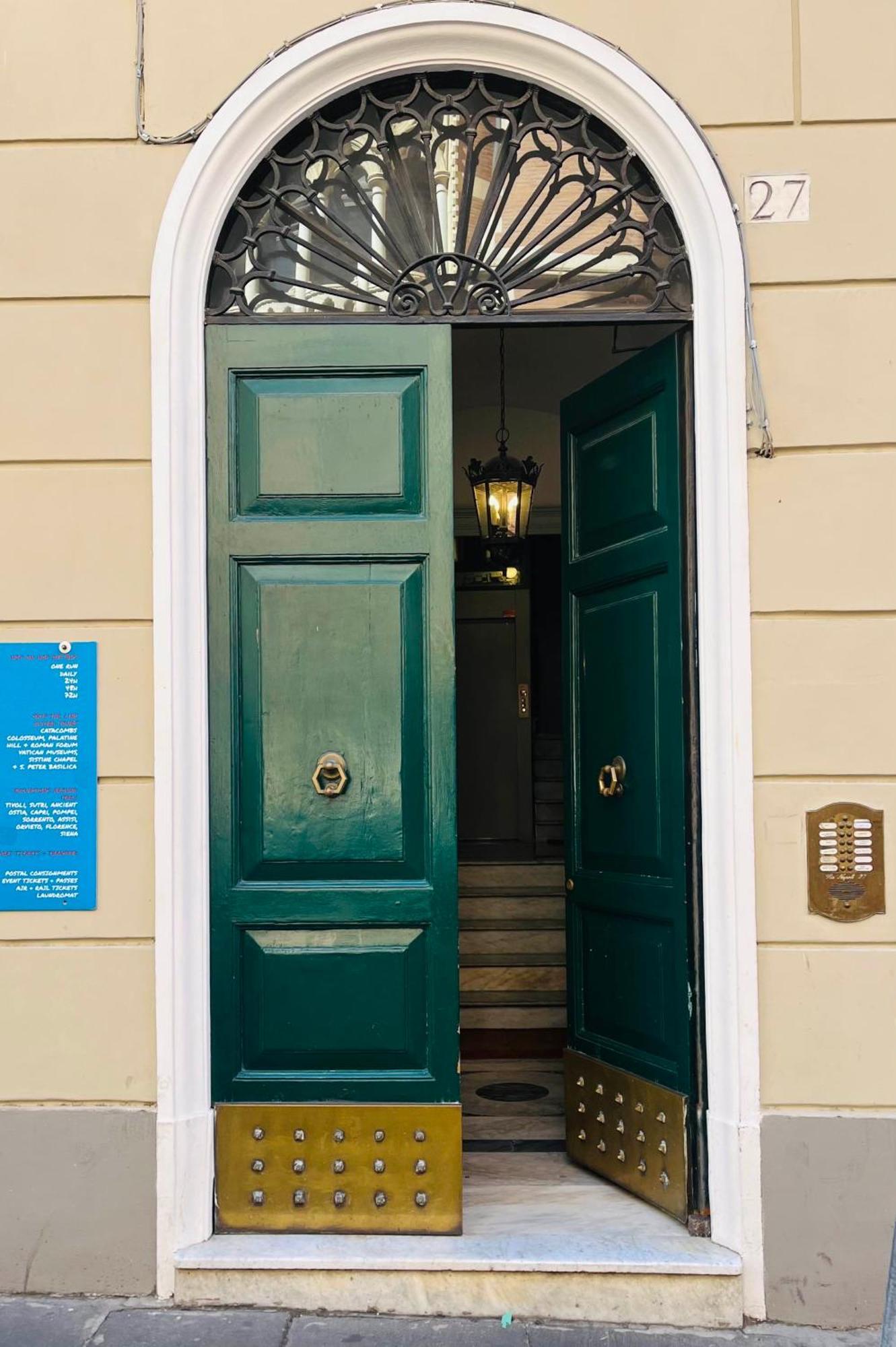 Via Napoli Apartments Rome Exterior photo